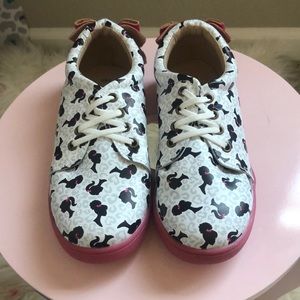 Limited Barbie edition Monkey Feet. Brand new never worn. Size 5-6 youth.